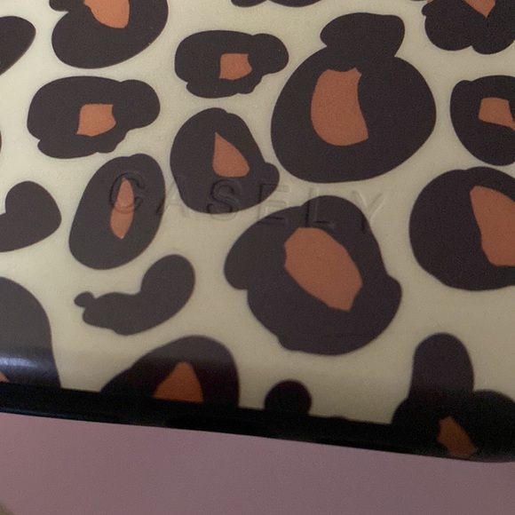 Casely leopard bold case iPhone 11 Pro Max - Picture 3 of 7